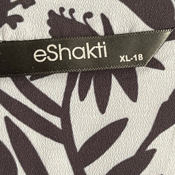 eShakti XL 18 flora and fauna pintuck pleat tunic - Picture 4 of 14